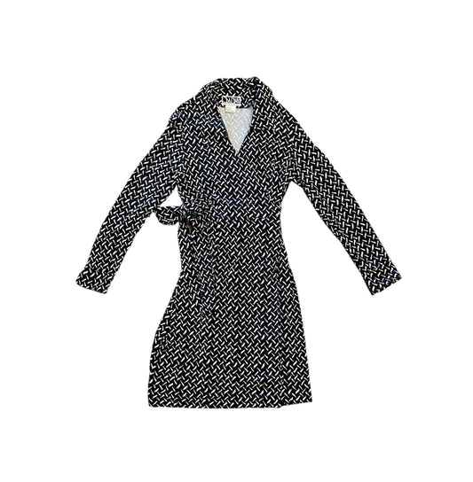 Diane Von Fustenberg 100% Silk Size 14 Black and White Wrap Long Sleeve Dress